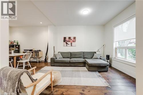 97 Gladstone Avenue, Hamilton, ON - Indoor Photo Showing Living Room