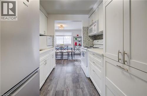 285 Sandowne Drive Unit# 1, Waterloo, ON - Indoor Photo Showing Kitchen