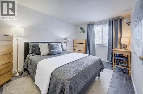 285 Sandowne Drive Unit# 1, Waterloo, ON - Indoor Photo Showing Bedroom