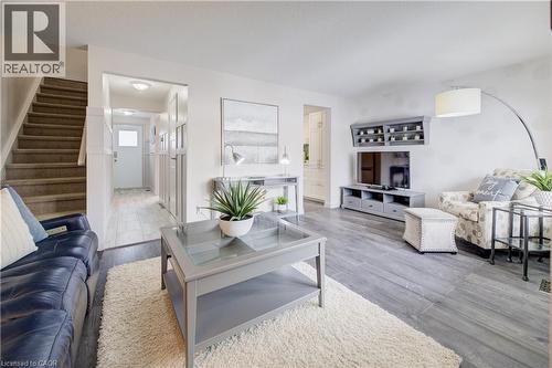 285 Sandowne Drive Unit# 1, Waterloo, ON - Indoor Photo Showing Living Room