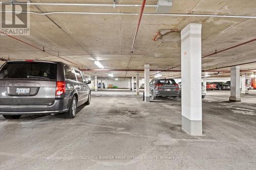 808 - 1171 Ambleside Drive, Ottawa, ON - Indoor Photo Showing Garage