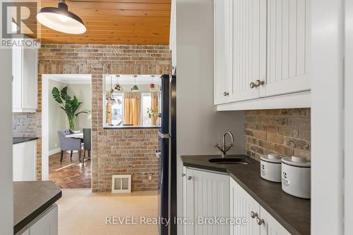 6 Rosslyn Avenue, Grimsby (Grimsby East), ON - Indoor