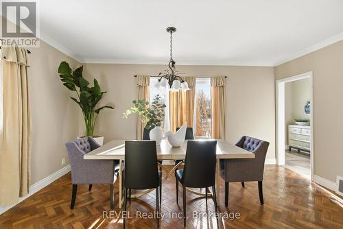 6 Rosslyn Avenue, Grimsby (Grimsby East), ON - Indoor Photo Showing Dining Room