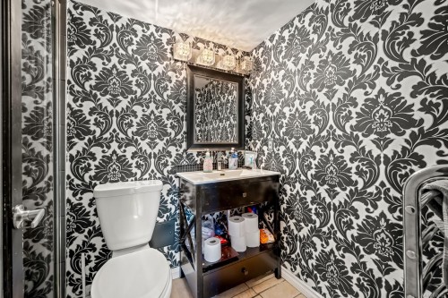 301-1050 Braidwood Rd, Courtenay, BC - Indoor Photo Showing Bathroom