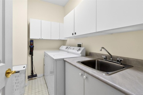 5-2235 Harbour Rd, Sidney, BC 