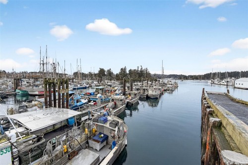 5-2235 Harbour Rd, Sidney, BC 