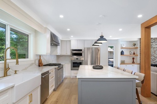 177 Sunningdale Rd East, Qualicum Beach, BC 