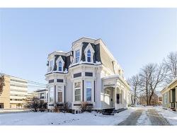 176 York ST  Fredericton, NB E3B 3N7