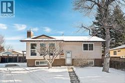 108 Lynnbrook Bay SE  Calgary, AB T2C 1S7