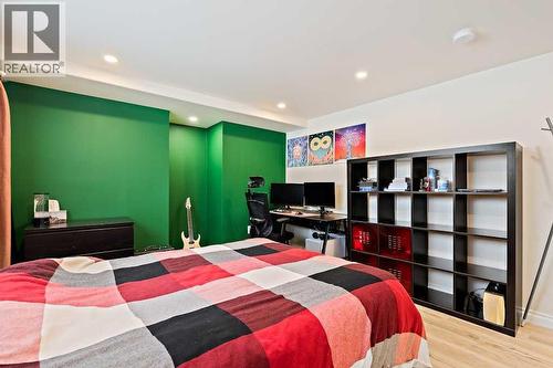 108 Lynnbrook Bay Se, Calgary, AB - Indoor Photo Showing Bedroom