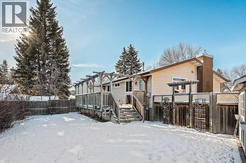 108 Lynnbrook Bay Se, Calgary, AB - Outdoor
