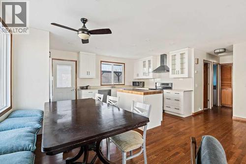 108 Lynnbrook Bay Se, Calgary, AB - Indoor Photo Showing Dining Room