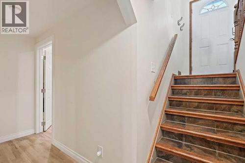 108 Lynnbrook Bay Se, Calgary, AB - Indoor Photo Showing Other Room