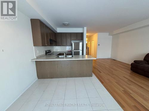 106 Selection Heights, Thorold, ON - Indoor Photo Showing Kitchen With Double Sink