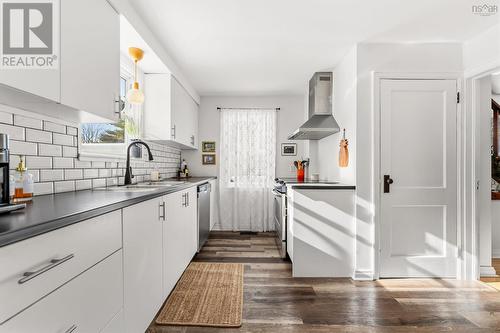 332 Portland Street, Dartmouth, NS - Indoor Photo Showing Kitchen