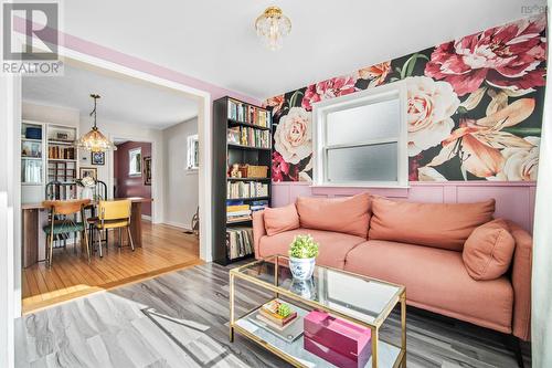 332 Portland Street, Dartmouth, NS - Indoor Photo Showing Living Room