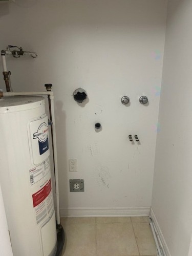 Laundry - 303-2250 Rue Ward, Montréal (Saint-Laurent), QC - Indoor Photo Showing Basement