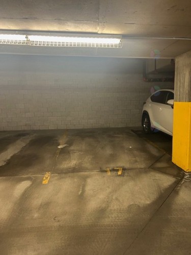 Parking - 303-2250 Rue Ward, Montréal (Saint-Laurent), QC - Indoor Photo Showing Garage