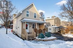 309 ELMGROVE AVENUE  Ottawa, ON K1Z 6V2