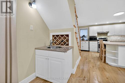 309 Elmgrove Avenue, Ottawa, ON - Indoor Photo Showing Kitchen