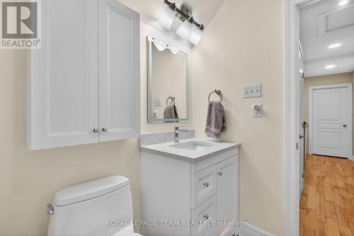 309 Elmgrove Avenue, Ottawa, ON - Indoor Photo Showing Bathroom