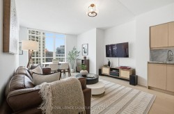 702-215 Fort York Boulevard  Toronto, ON M5V 4A2