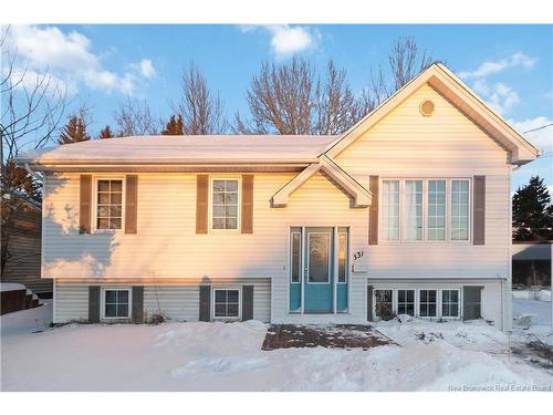 331 Thomas St, Dieppe, NB 