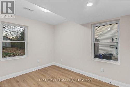 Main floor bedroom2 - 2027 Churchill Avenue, Burlington, ON - Indoor Photo Showing Other Room