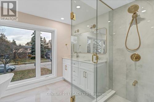 2nd level full washroom - 2027 Churchill Avenue, Burlington, ON - Indoor Photo Showing Bathroom