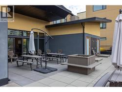 Clubhouse patio - 