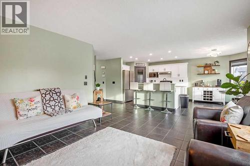 6 Westmount Circle, Okotoks, AB - Indoor Photo Showing Living Room