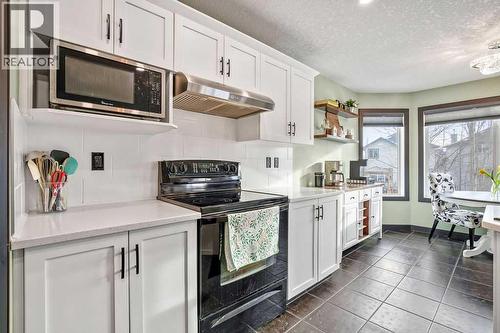 6 Westmount Circle, Okotoks, AB - Indoor Photo Showing Kitchen
