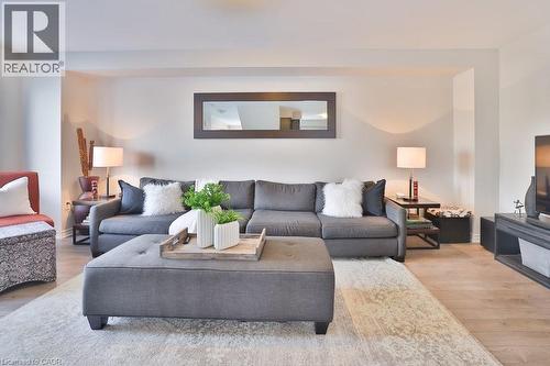 1133 Duignan Crescent, Milton, ON - Indoor Photo Showing Living Room