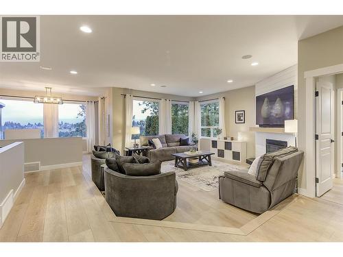 2063 Horizon Drive  West Kelowna, BC V1Z 3N4