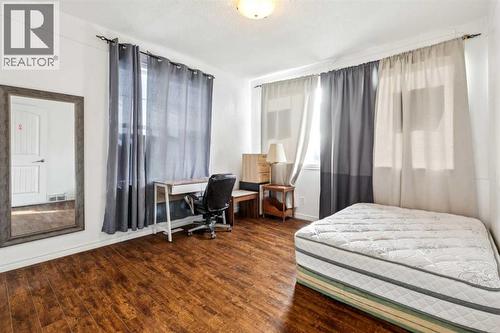 929 38 Street Se, Calgary, AB - Indoor Photo Showing Bedroom