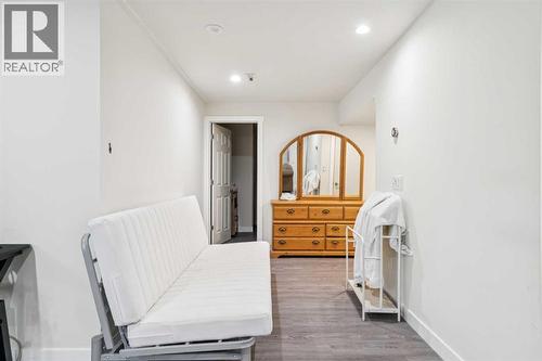 929 38 Street Se, Calgary, AB - Indoor