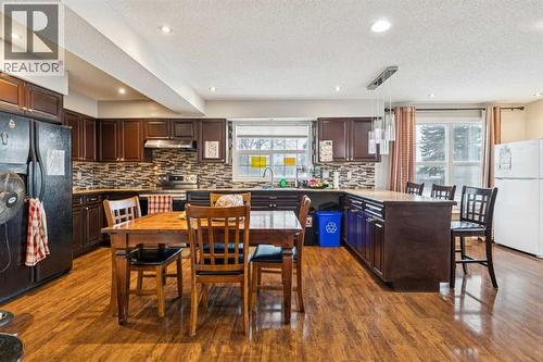 929 38 Street Se, Calgary, AB - Indoor