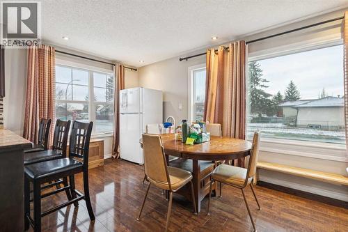 929 38 Street Se, Calgary, AB - Indoor Photo Showing Dining Room