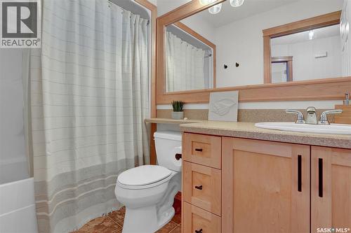 8014 Links Way, Regina, SK - Indoor Photo Showing Bathroom
