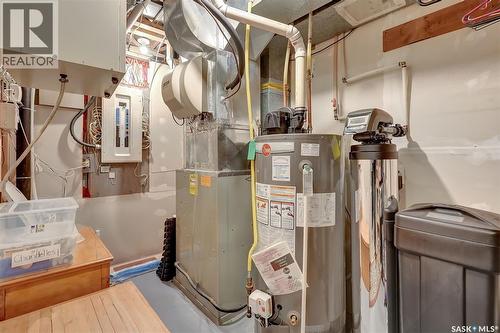 8014 Links Way, Regina, SK - Indoor Photo Showing Basement