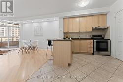 kitchen/ breakfast - 