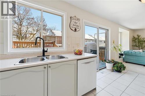 5030 Bunton Crescent, Burlington, ON - Indoor Photo Showing Kitchen With Double Sink