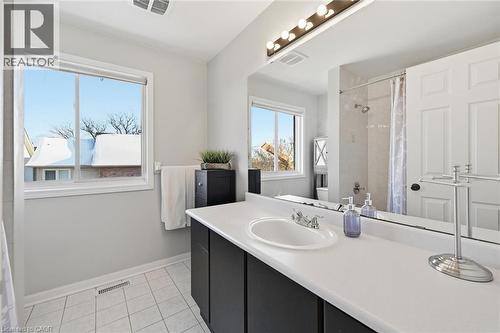 5030 Bunton Crescent, Burlington, ON - Indoor Photo Showing Bathroom