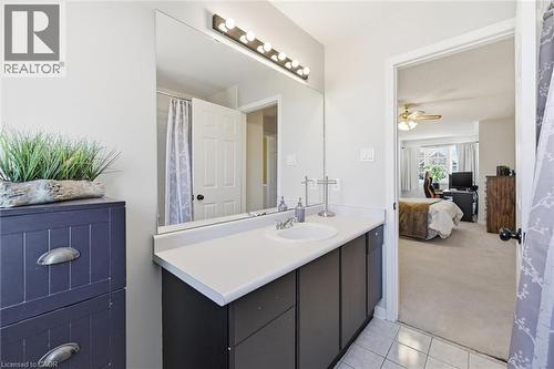 5030 Bunton Crescent, Burlington, ON - Indoor Photo Showing Bathroom