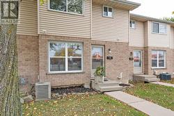 3 - 757 WHARNCLIFFE ROAD S  London South (South O), ON N6J 2N7