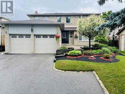 909 FERNDALE CRESCENT  Newmarket, ON L3Y 6B6