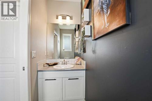 135 Hampton Crescent, Sylvan Lake, AB - Indoor Photo Showing Bathroom