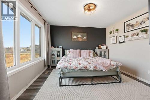 135 Hampton Crescent, Sylvan Lake, AB - Indoor Photo Showing Bedroom
