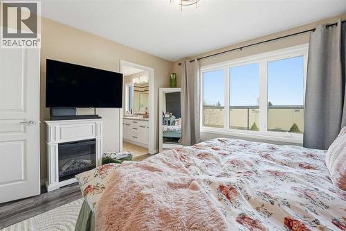135 Hampton Crescent, Sylvan Lake, AB - Indoor Photo Showing Bedroom