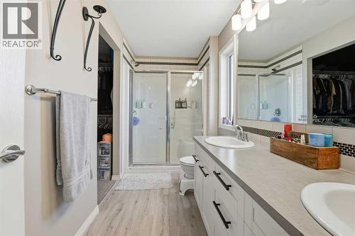 135 Hampton Crescent, Sylvan Lake, AB - Indoor Photo Showing Bathroom
